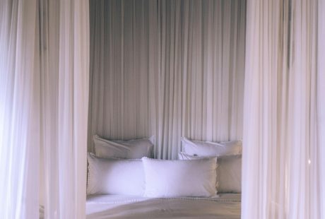 Łóżko z baldachimem